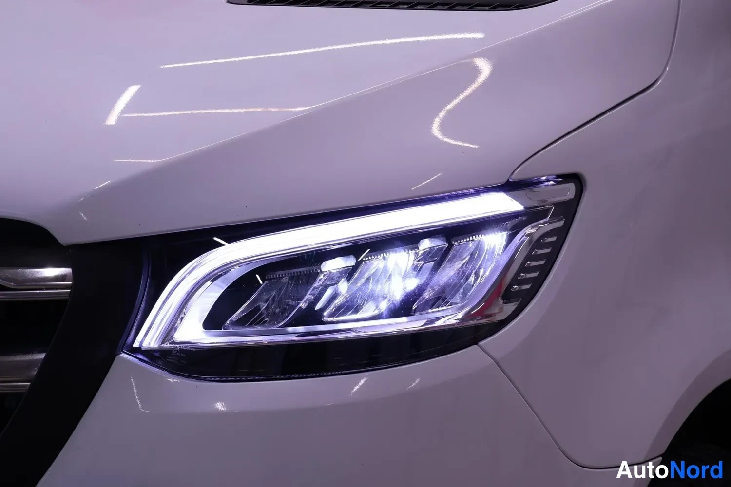 Valkoinen Mercedes-Benz Sprinter 314 CDI 2019, yksityiskohta, kuva 18