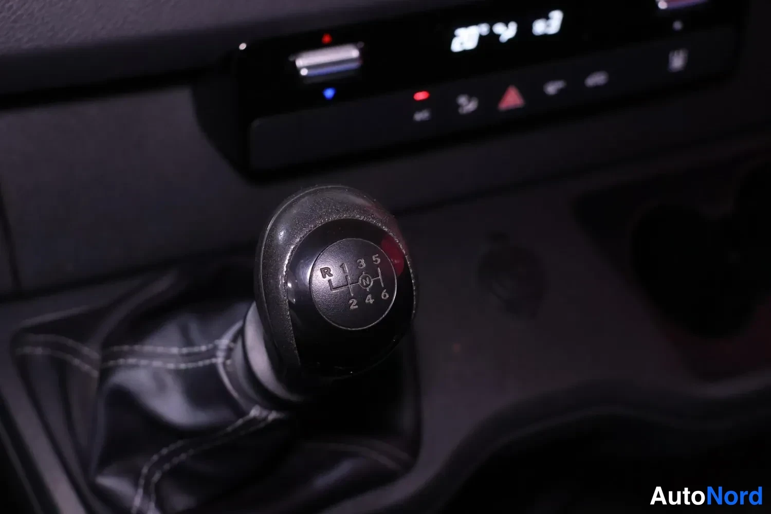 Valkoinen Mercedes-Benz Sprinter 314 CDI 2019, kuva 27