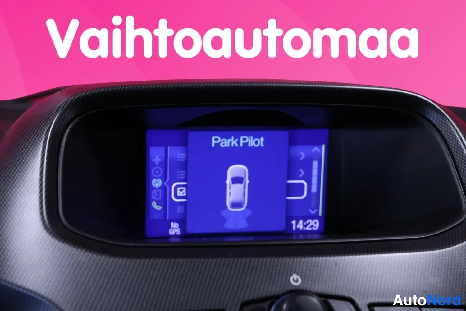 Muu: Infotainment-näyttö näyttää Park Pilot -tukiasennon