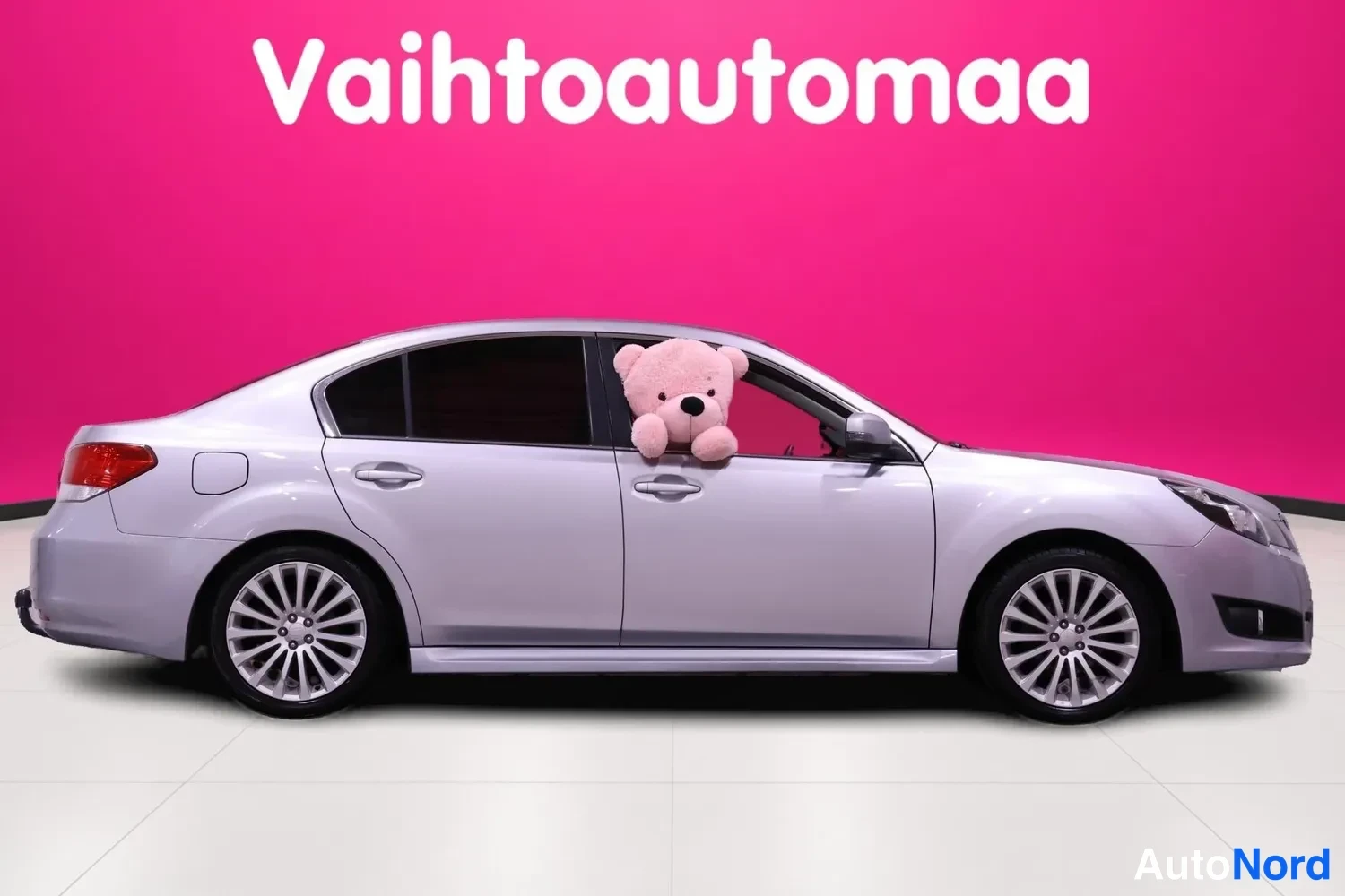 Hopea Subaru Legacy 2012, sivulta, kuva 3