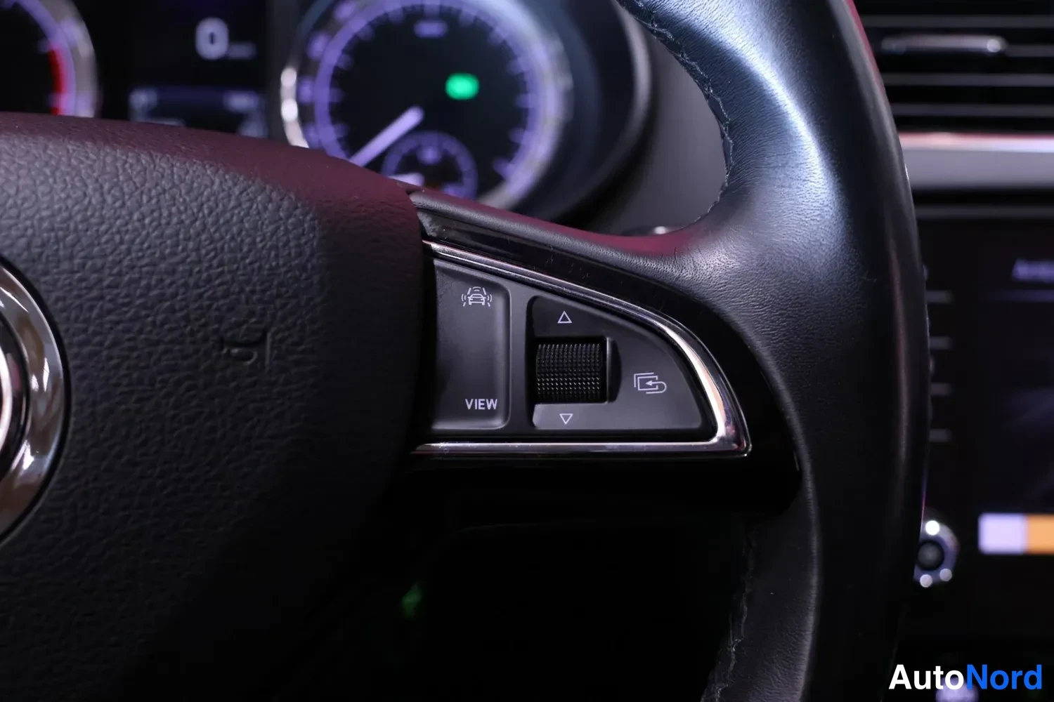 Sininen Skoda Octavia 2020, kuva 18