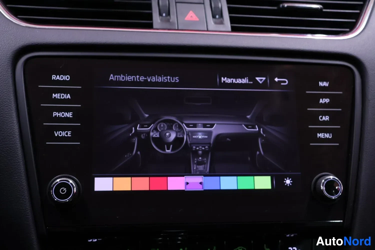 Sininen Skoda Octavia 2020, kuva 19