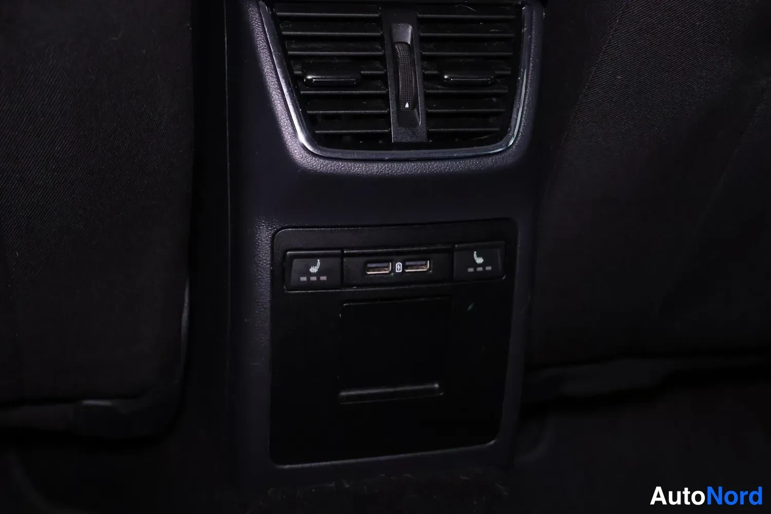 Sininen Skoda Octavia 2020, yksityiskohta, kuva 9