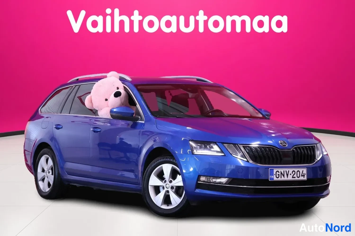 Sininen Skoda Octavia 2020, etuviisto, keula oikealle, kuva 3