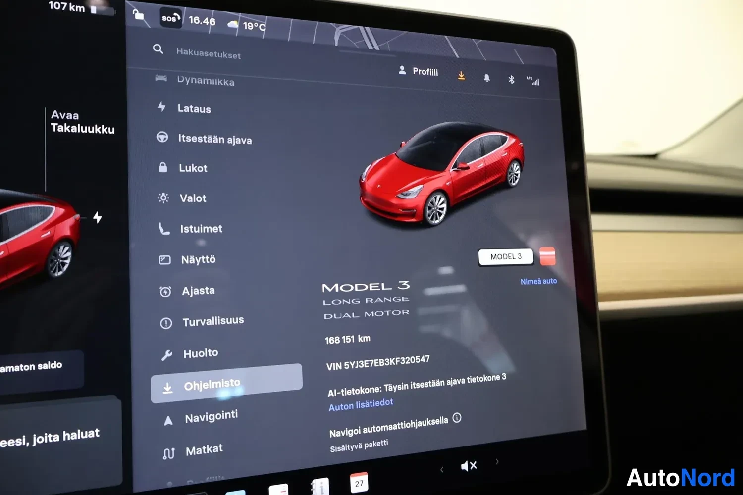Muu: Keskinäyttö näyttää Model 3 Long Range Dual Motor -tiedot, VIN 5YJ3E7EB3KF320547 ja 168 151 km.