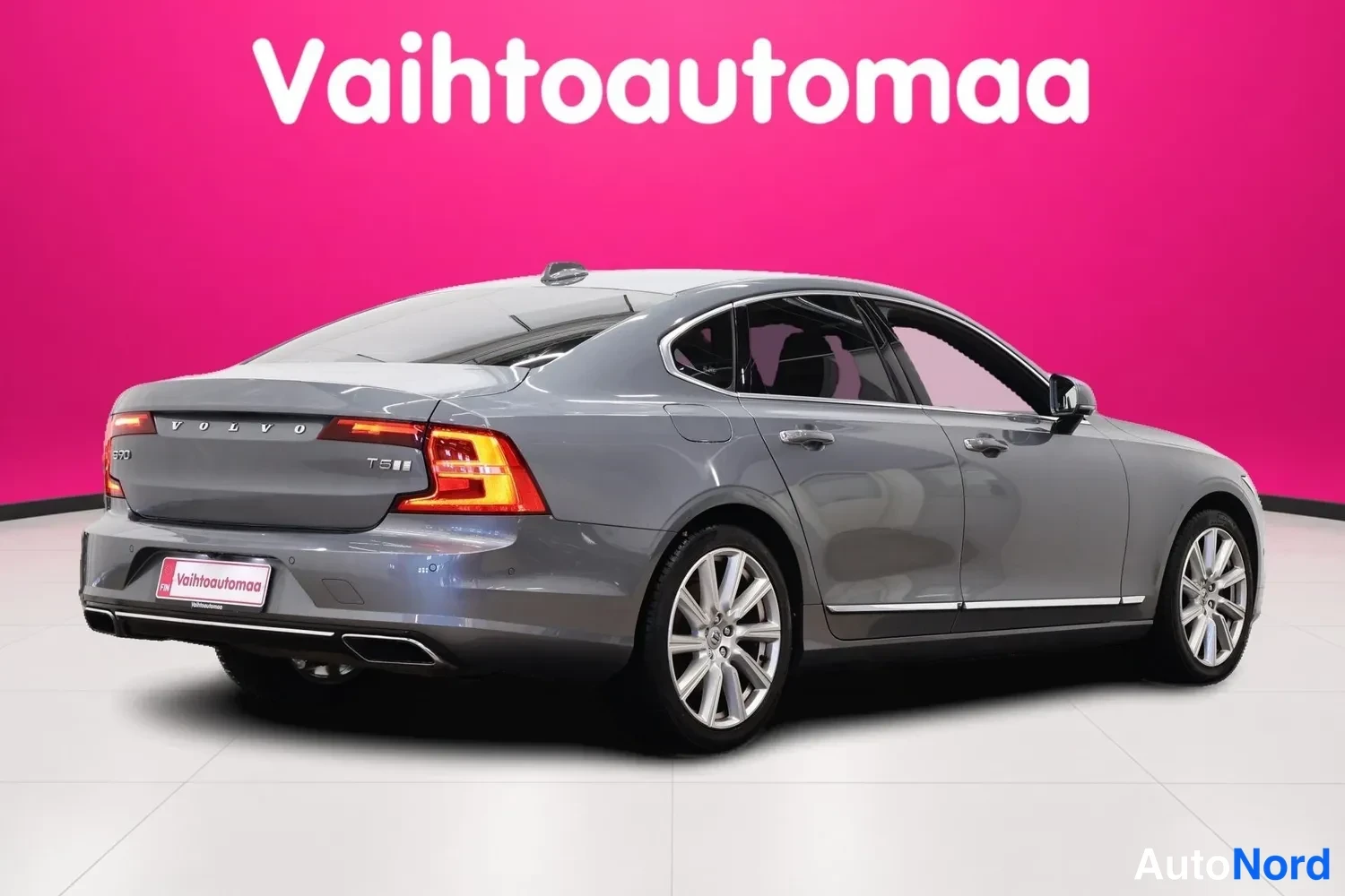 Harmaa Volvo S90 2018, takaviisto, kuva 6