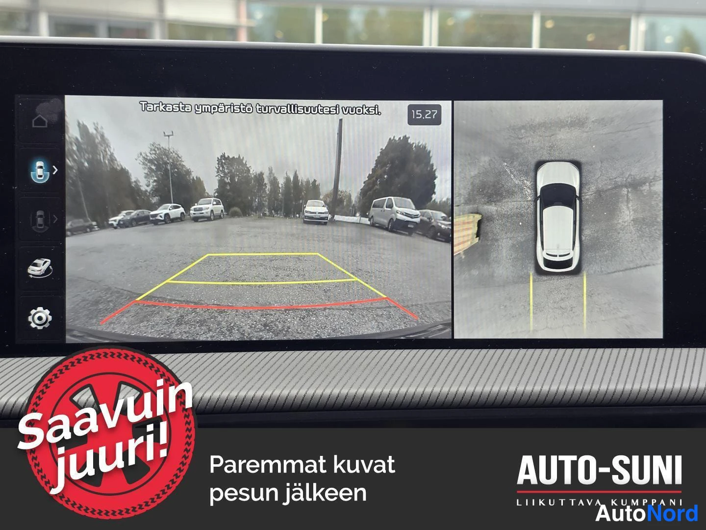 Muu: Infotainment-näytön kamera- ja 360°-näkymä: ympärivariankkamera kertoo 'Tarkasta ympäristö turvallisuutesi vuoksi', alempana teksti 'Paremmat kuvat pesun jälkee