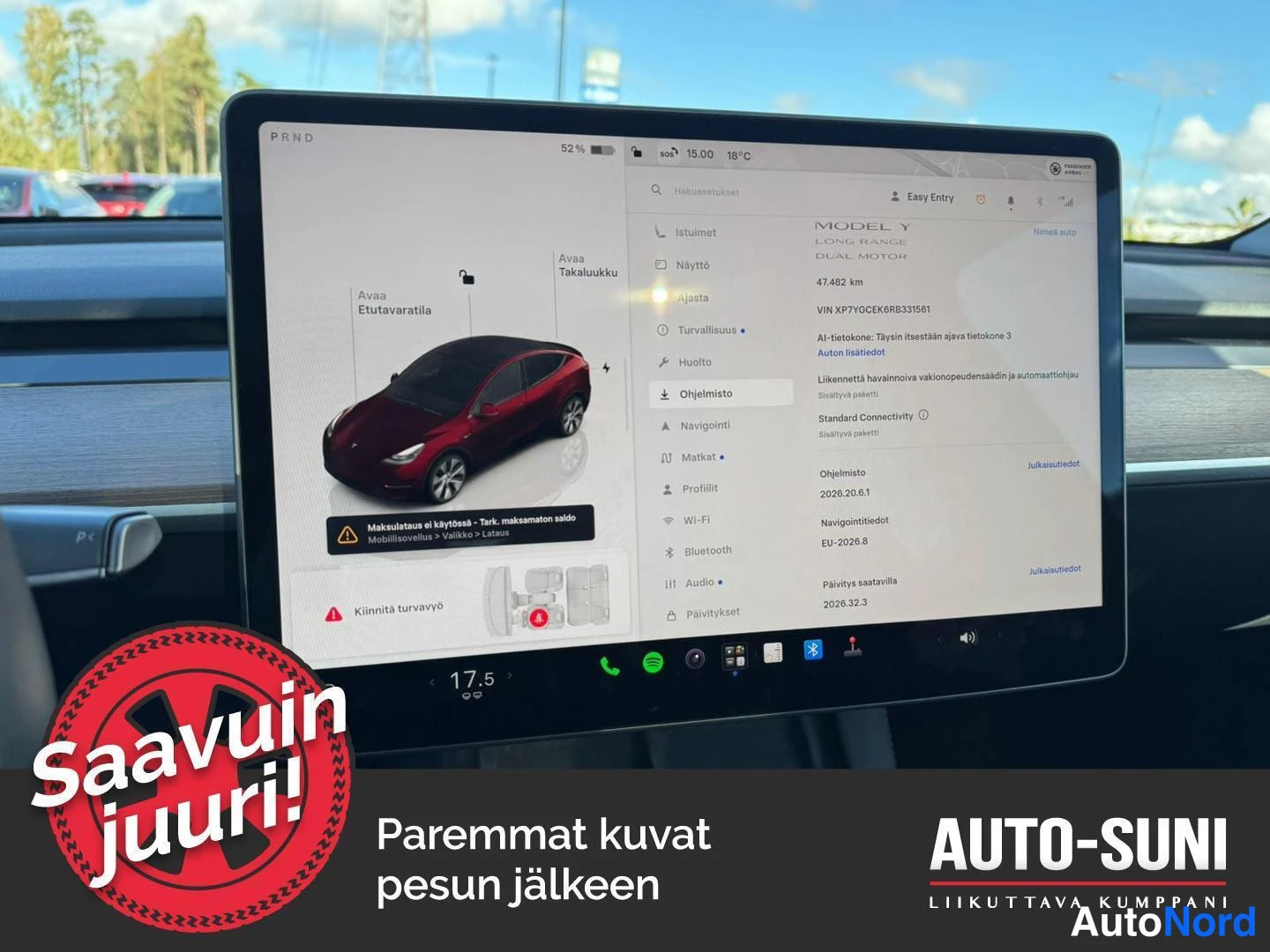 Muu: Keskinäytön ruutu näyttää ajoneuvon tiedot: Model Y, Long Range, Dual Motor, VIN, 47 462 km.