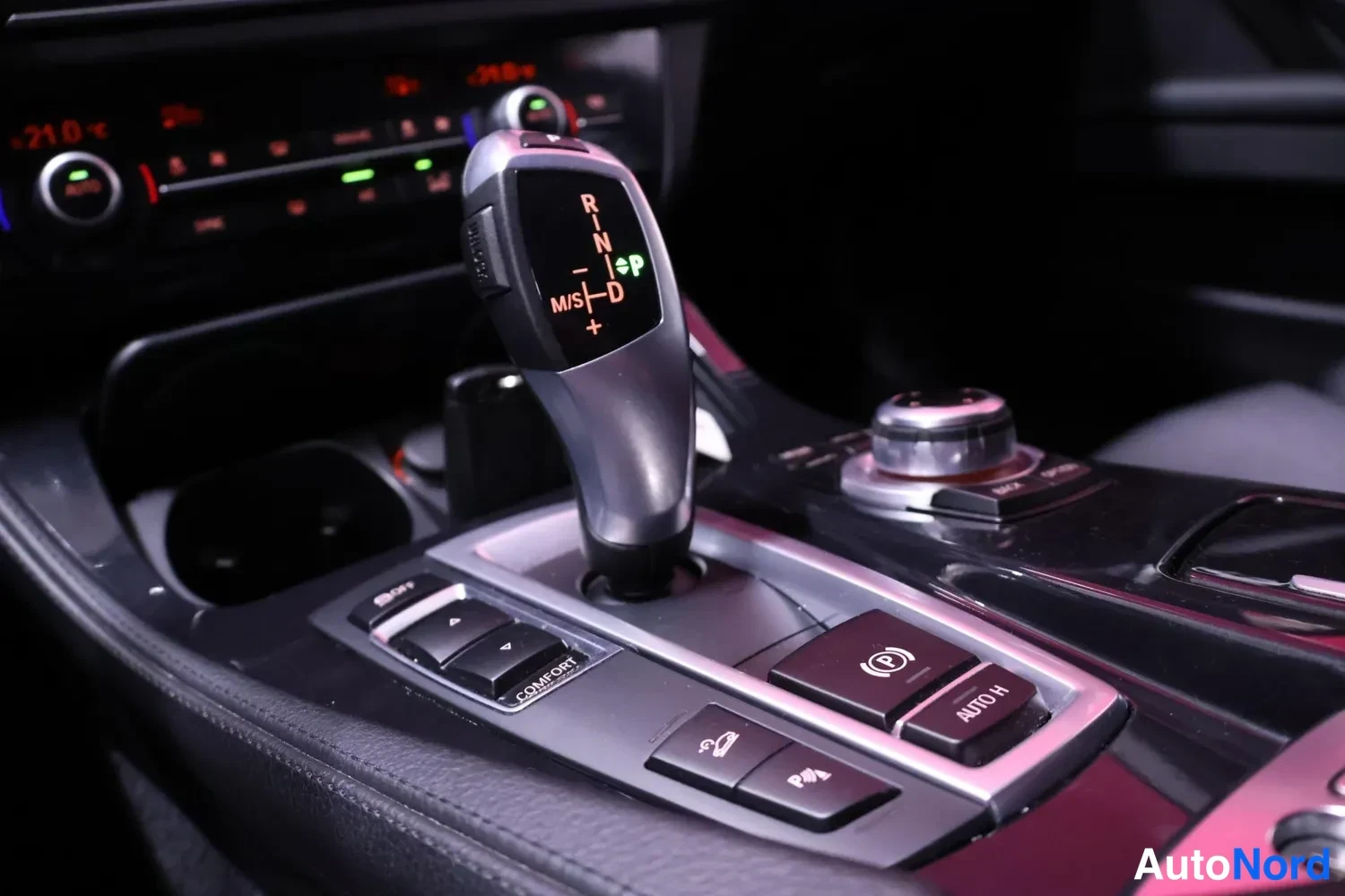 Harmaa BMW 520d xDrive 2017, yksityiskohta, kuva 16