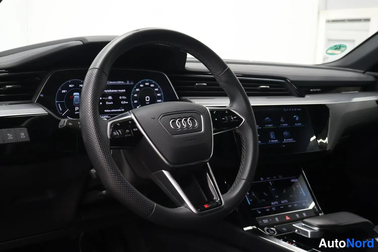 Muu: Audi e-tron S 2023