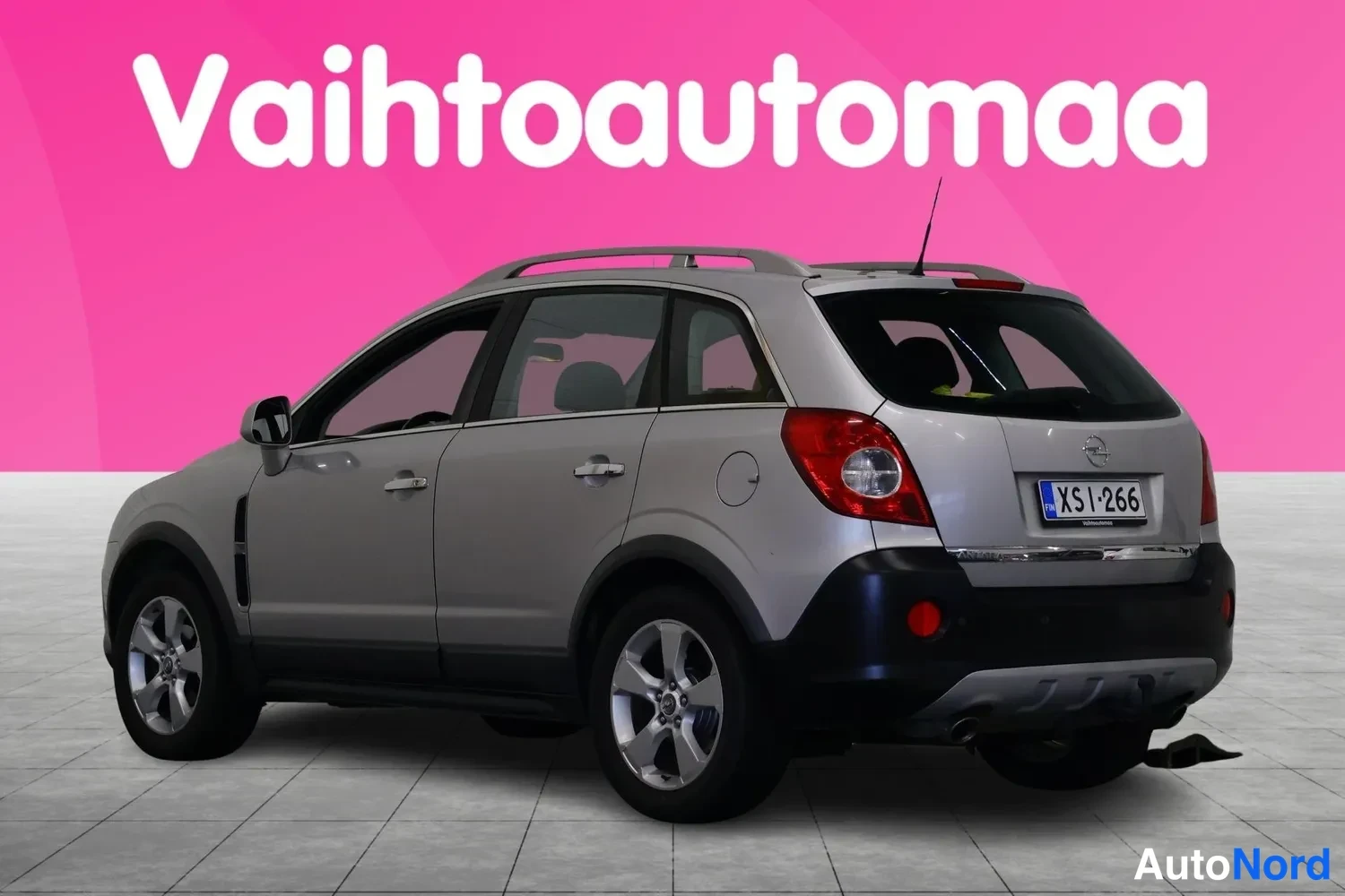 Takaviisto: Opel Antara takaviistossa oikealta