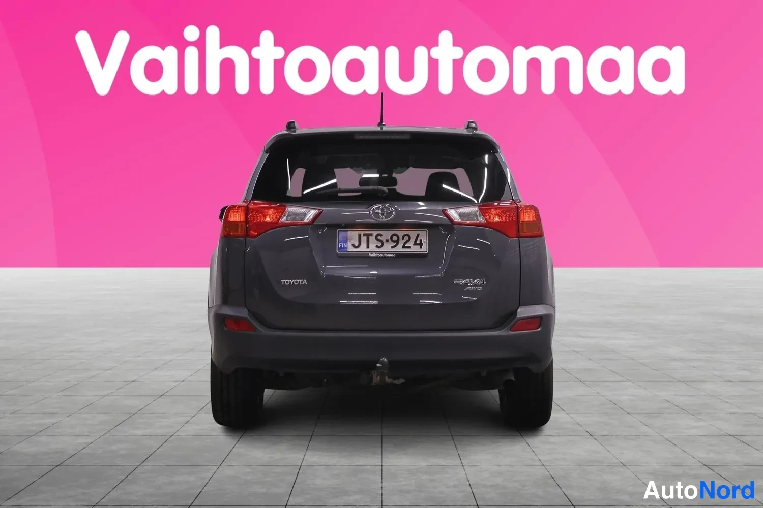 Takaa: Toyota RAV4, suora takakuva, rekisteritunnus