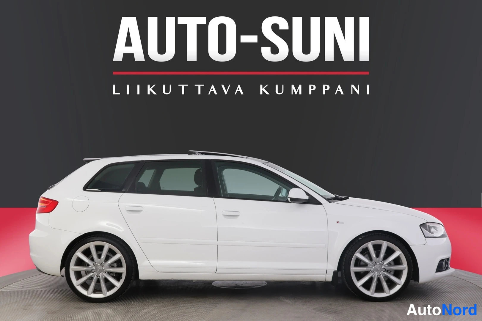 Valkoinen Audi A3 2011, etuviisto, keula oikealle, kuva 4