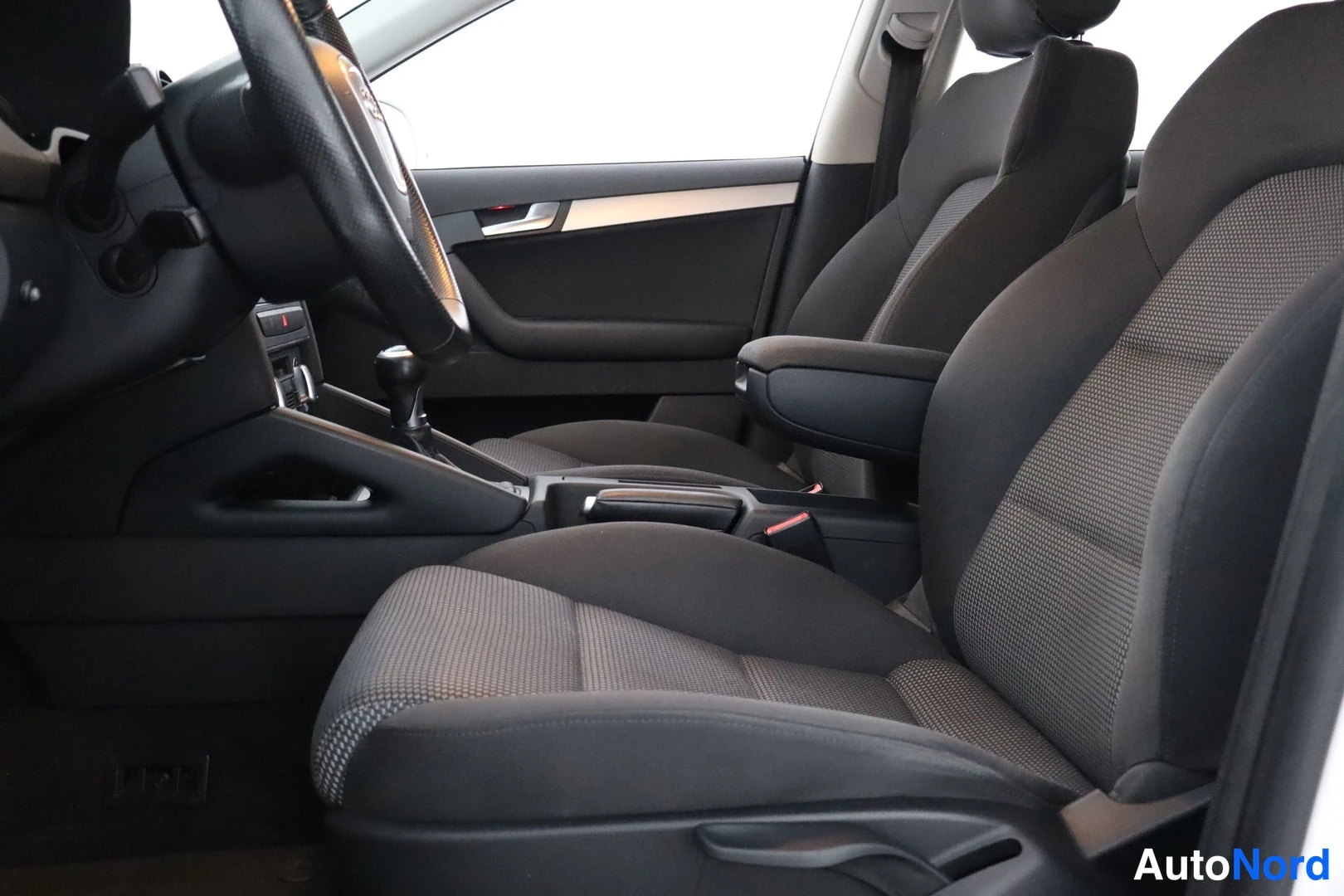 Valkoinen Audi A3 2011, kuva 19