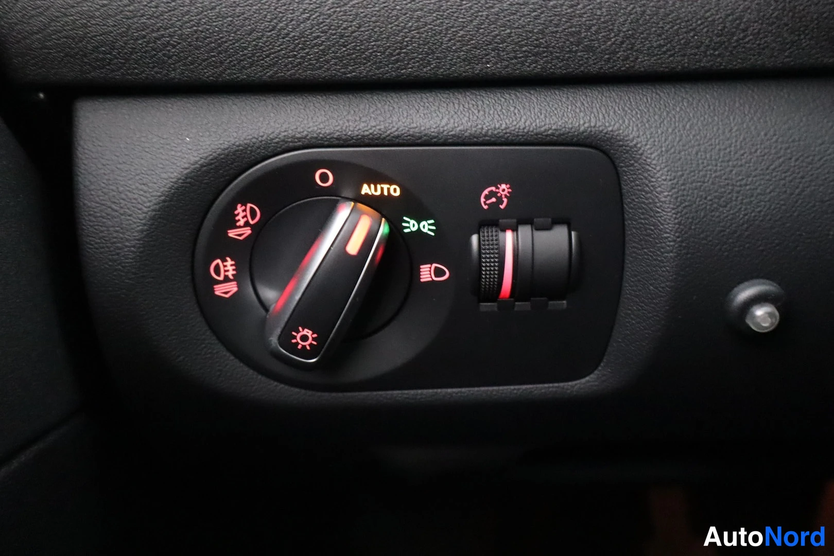 Valkoinen Audi A3 2011, kuva 20