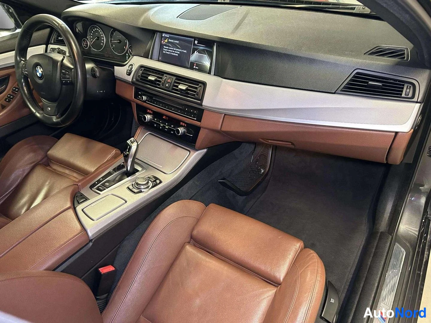 Harmaa BMW 530d xDrive 2012, etuistuimet, kuva 17