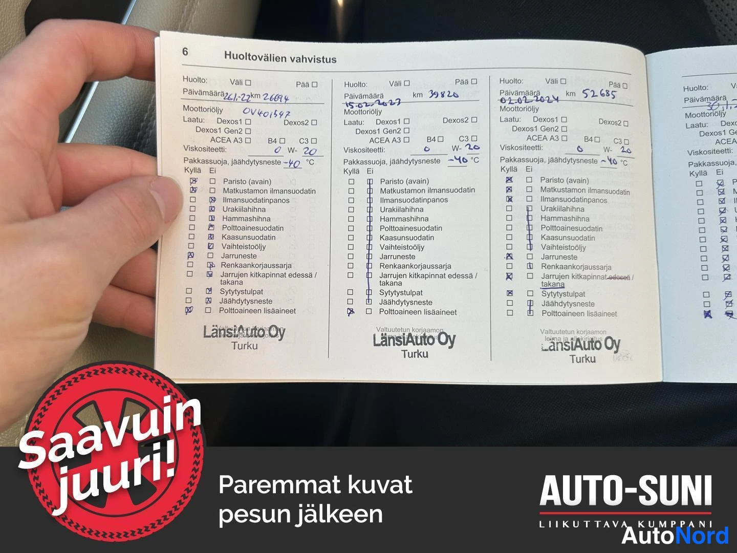 Muu: Käsin avattu huoltokirjan sivu (sivu 6) otsikolla 'Huoltovälien vahvistus'. Kolme huoltotäytettyä riviä: 26.1.22 km 26684, 15.02.23 km 39820 ja 02.08.24 km 5268