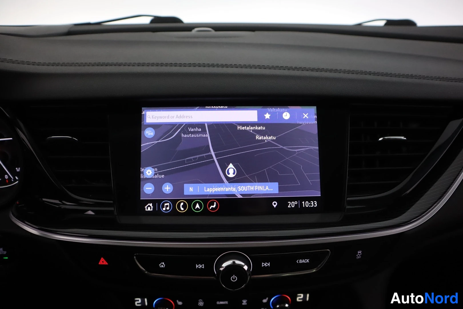 Punainen Opel Insignia 2020, yksityiskohta, kuva 16