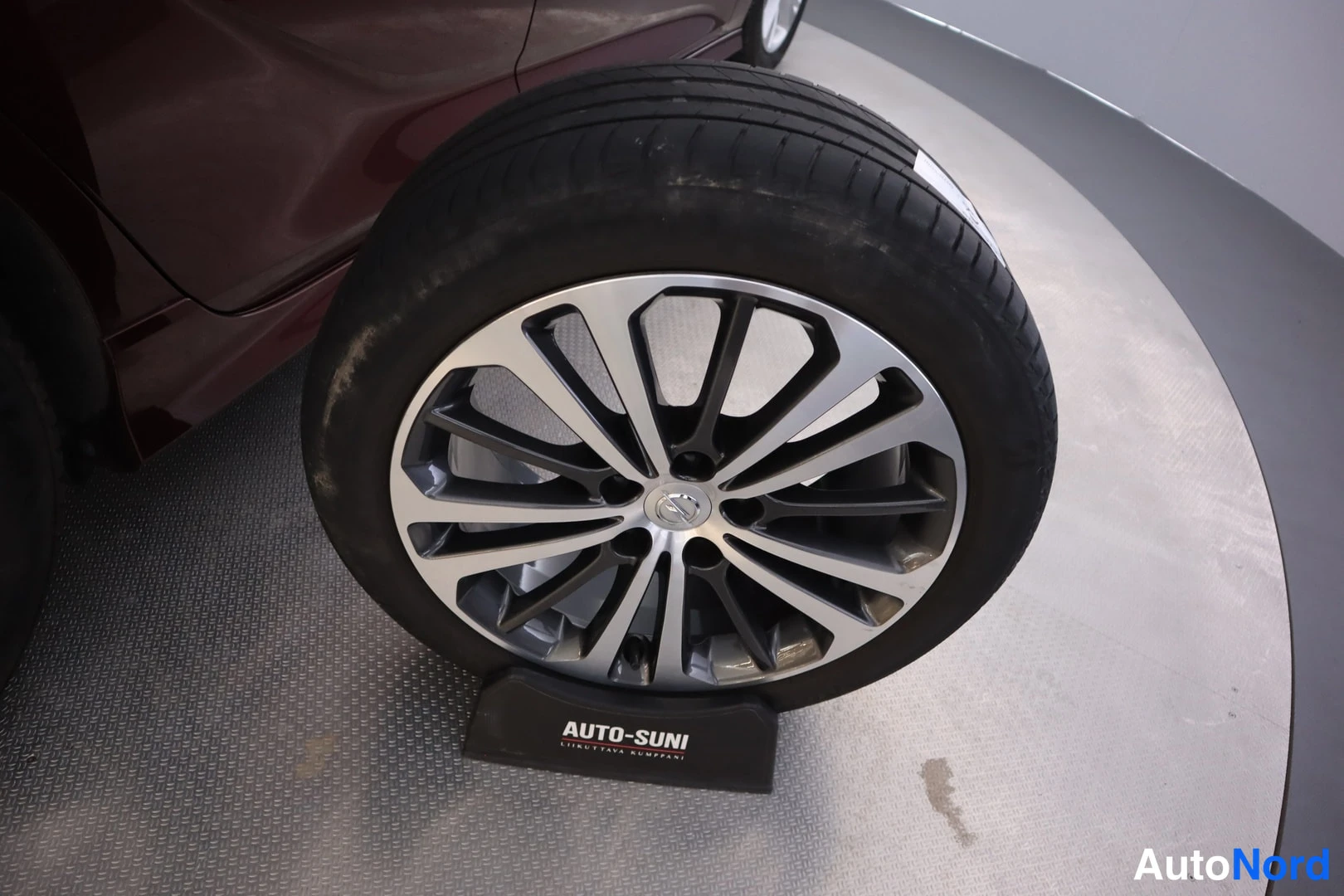 Punainen Opel Insignia 2020, yksityiskohta, kuva 28