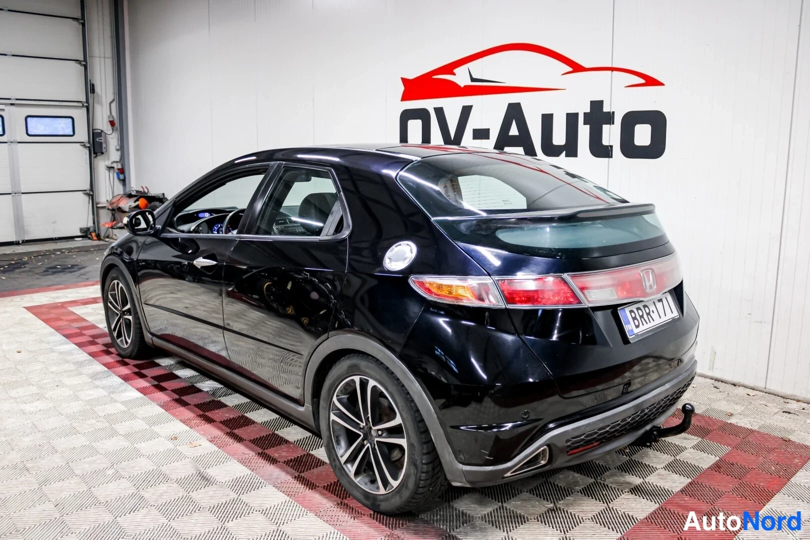Musta Honda Civic 2008, takaviisto, kuva 6