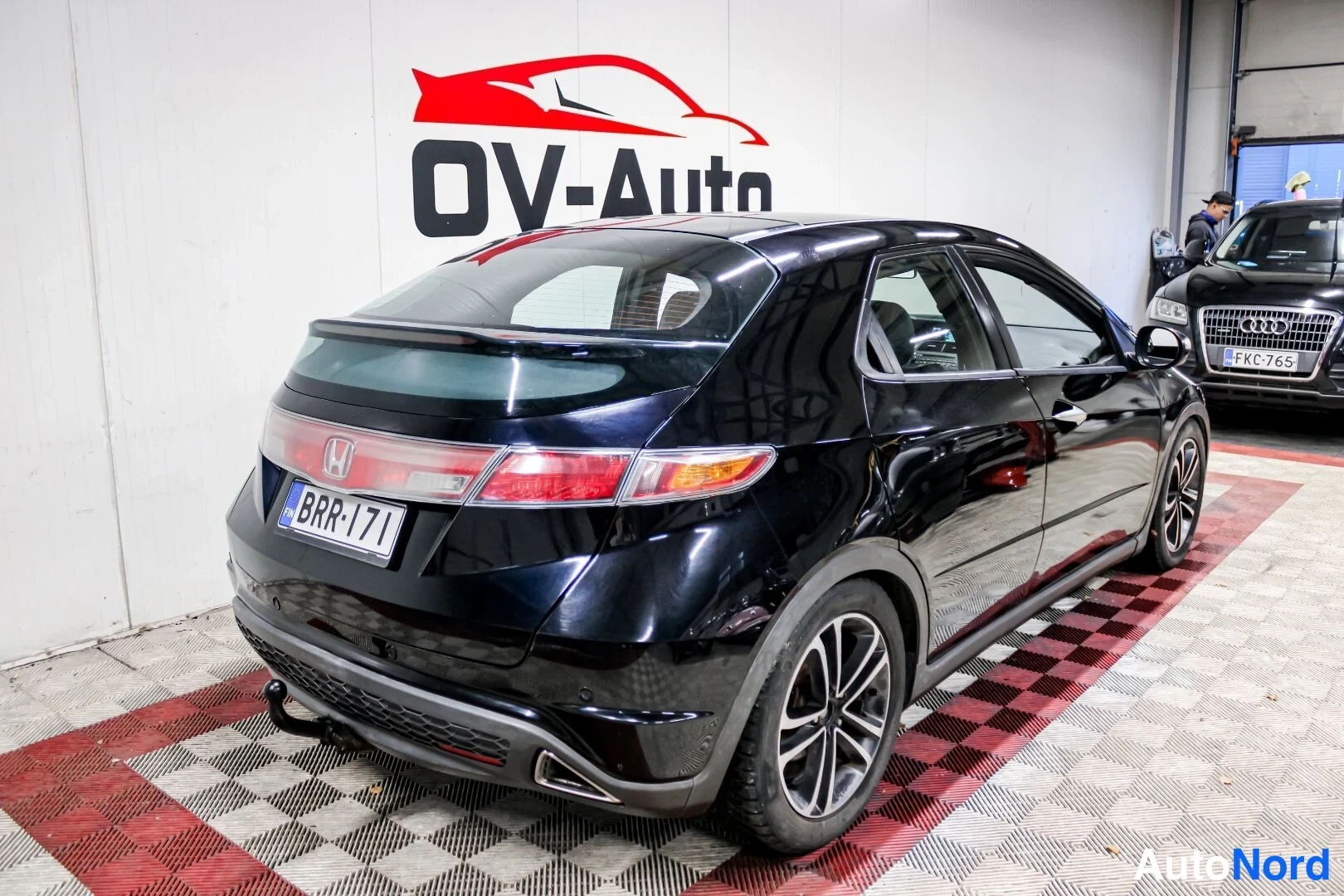 Musta Honda Civic 2008, takaviisto, kuva 7