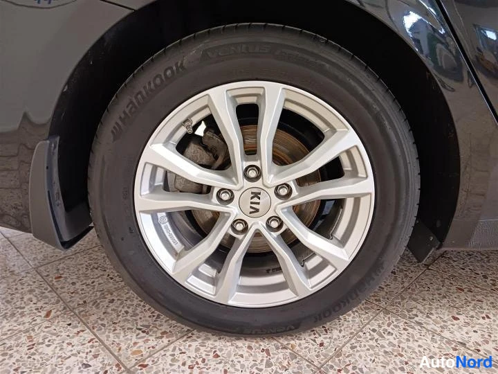 Musta Kia Ceed 2022, yksityiskohta, kuva 15
