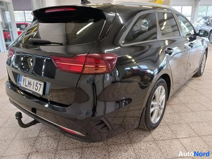 Musta Kia Ceed 2022, takaviisto, kuva 6