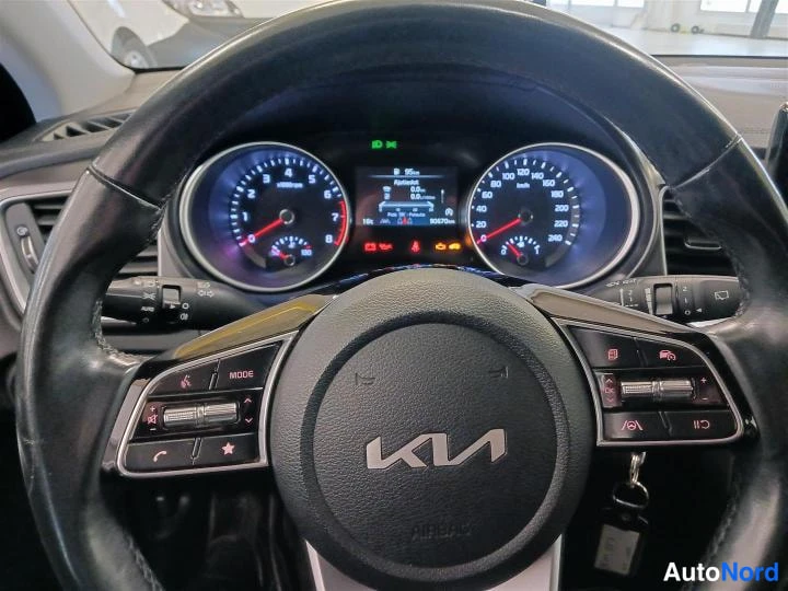 Musta Kia Ceed 2022, yksityiskohta, kuva 14