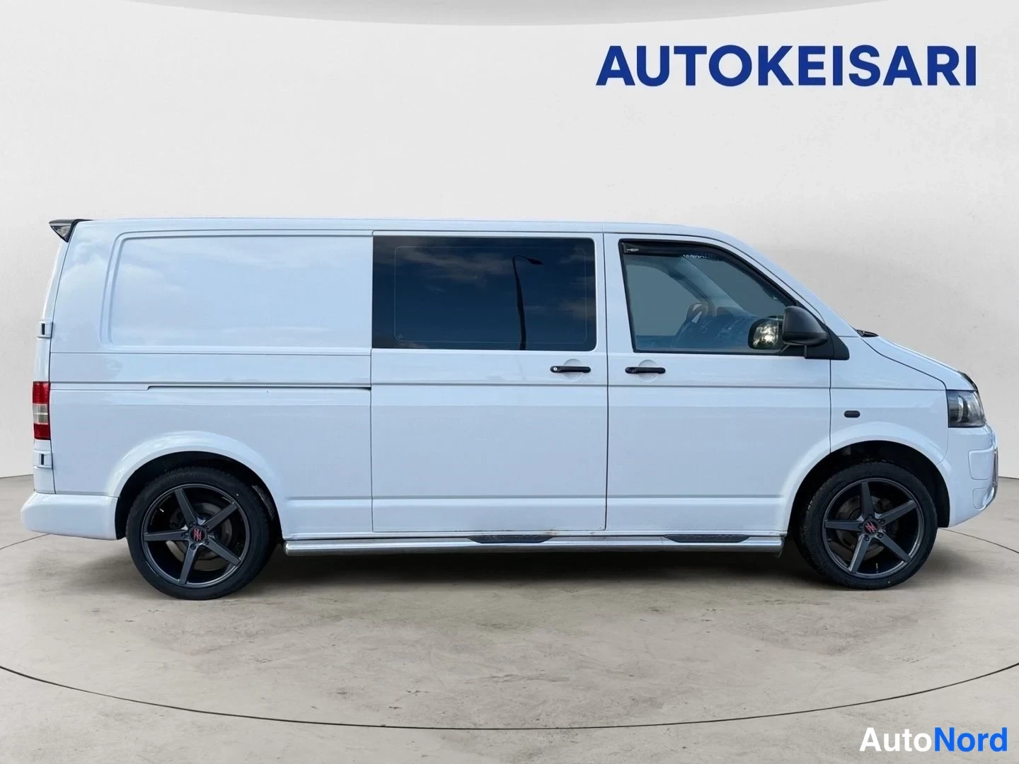 Valkoinen Volkswagen Transporter 2010, sivulta, kuva 6