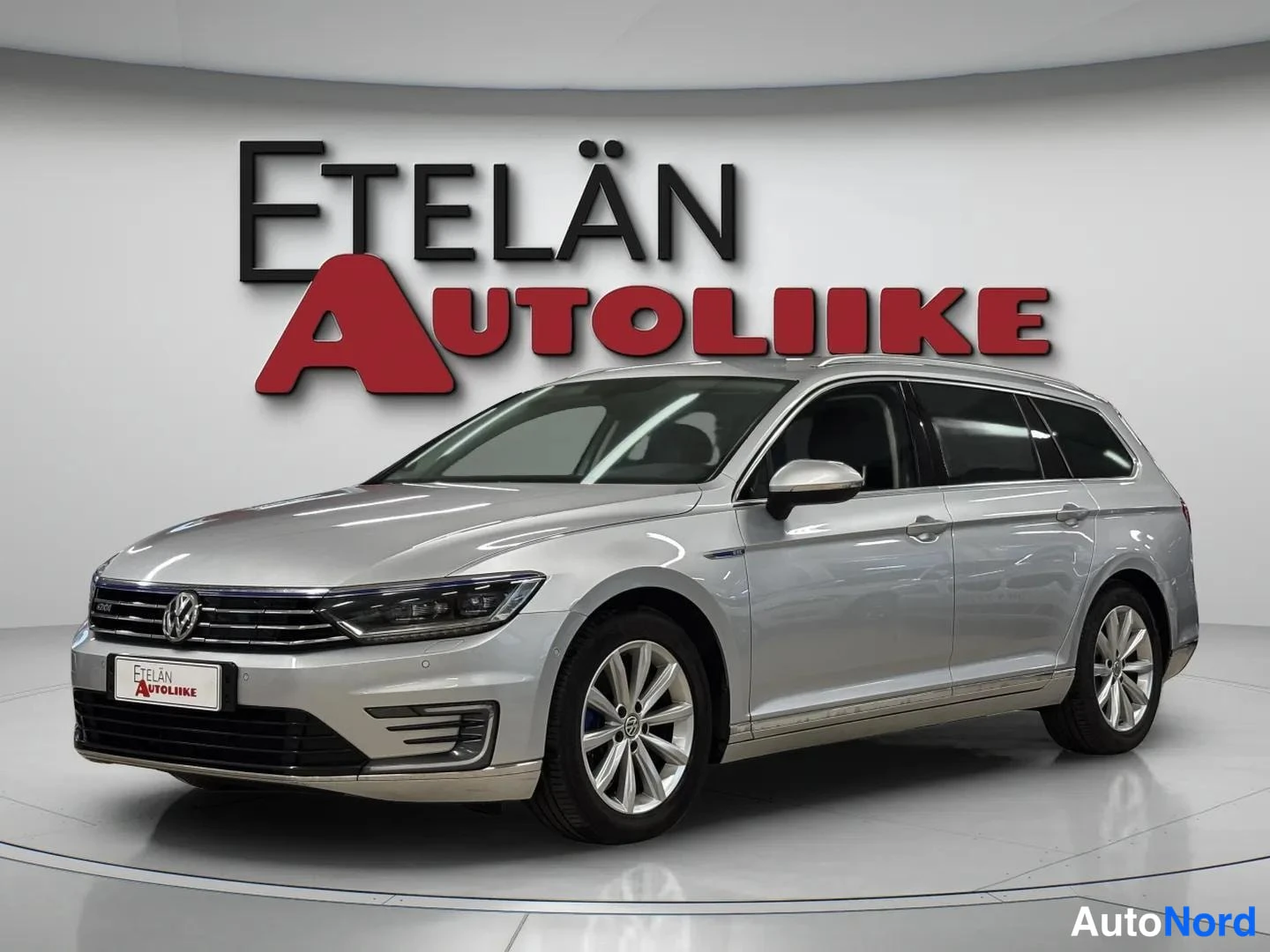 Volkswagen Passat GTE 2015