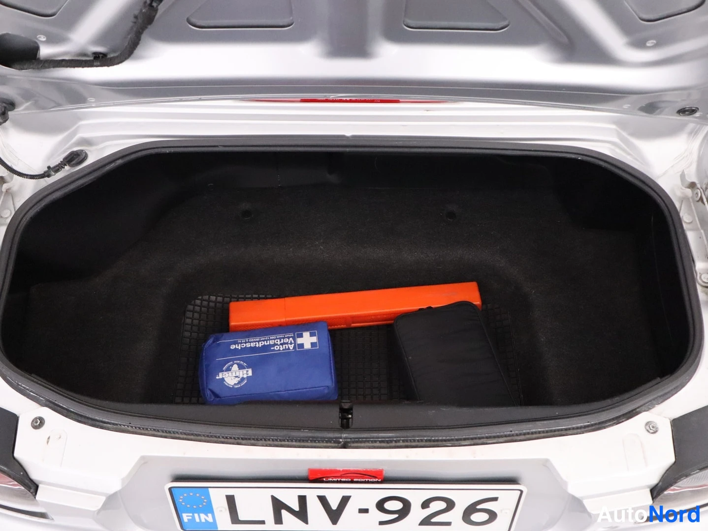 Hopea Mazda MX-5 2006, tavaratila, kuva 12