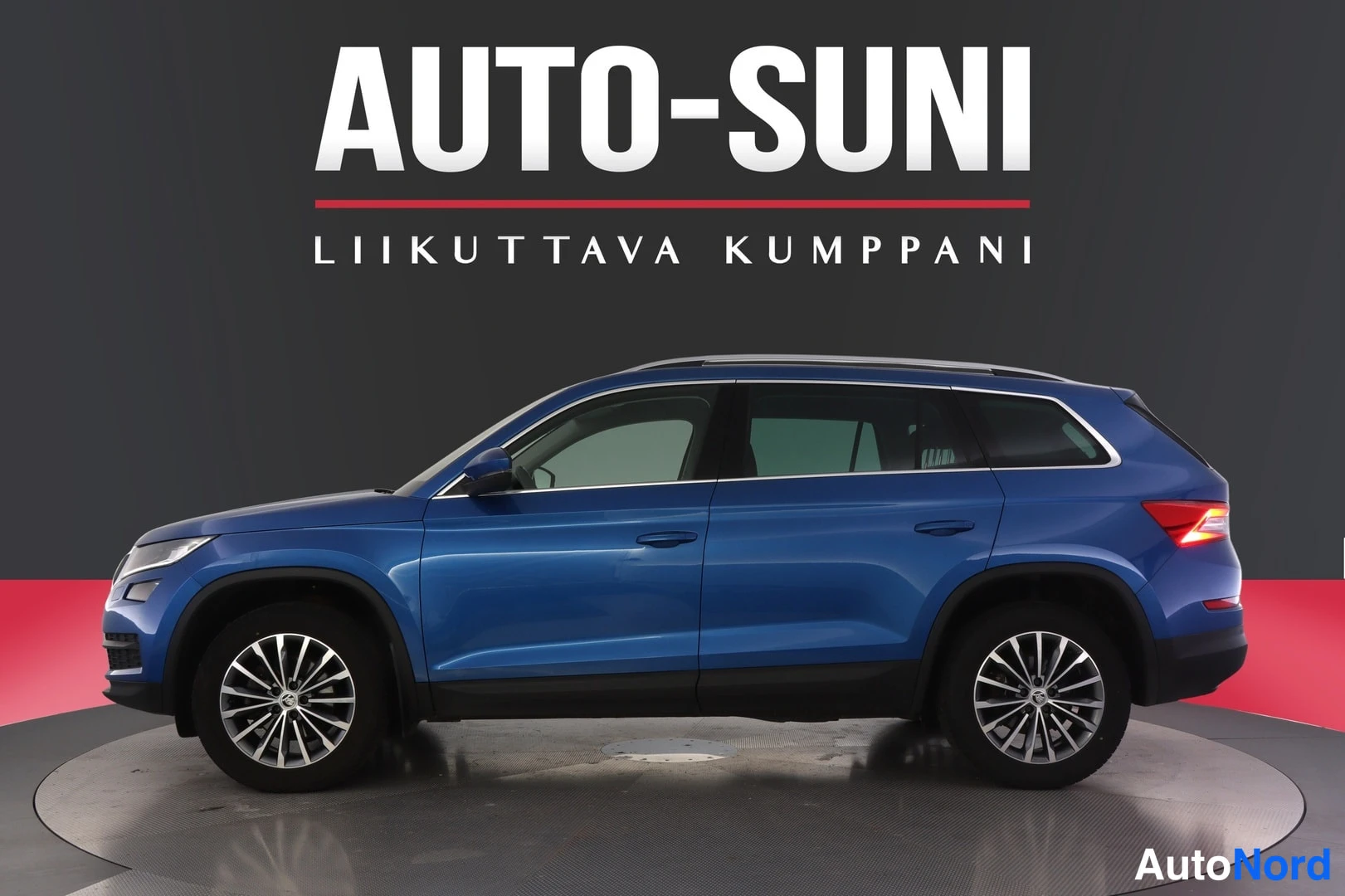 Sininen Skoda Kodiaq 2020, sivulta, kuva 8