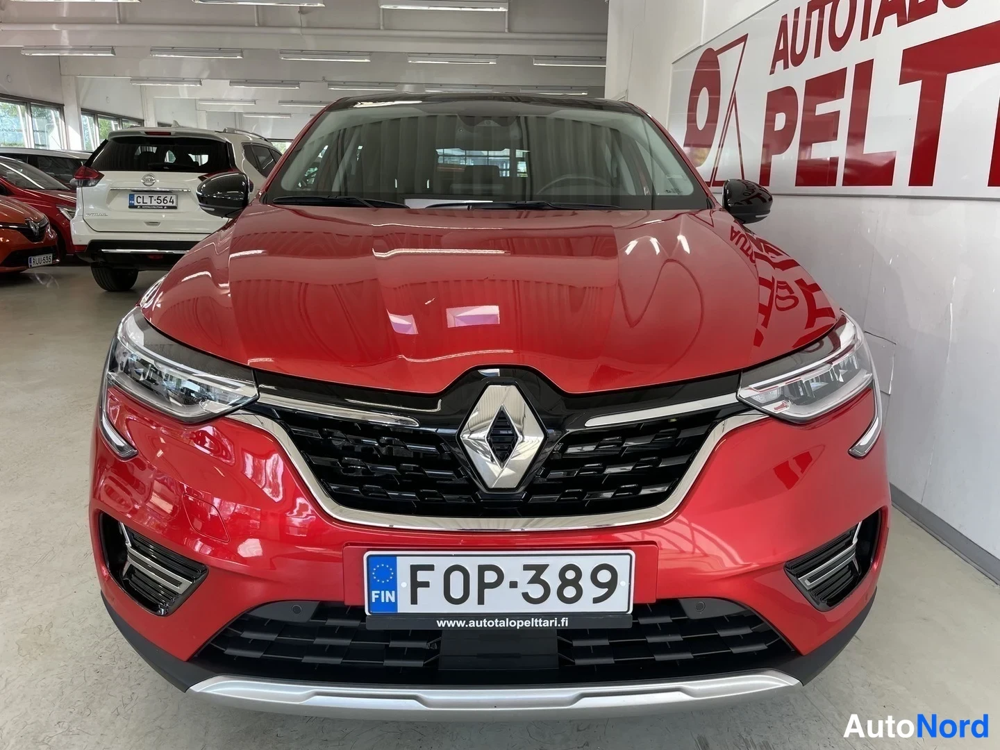Punainen Renault Arkana 2021, edestä, kuva 7