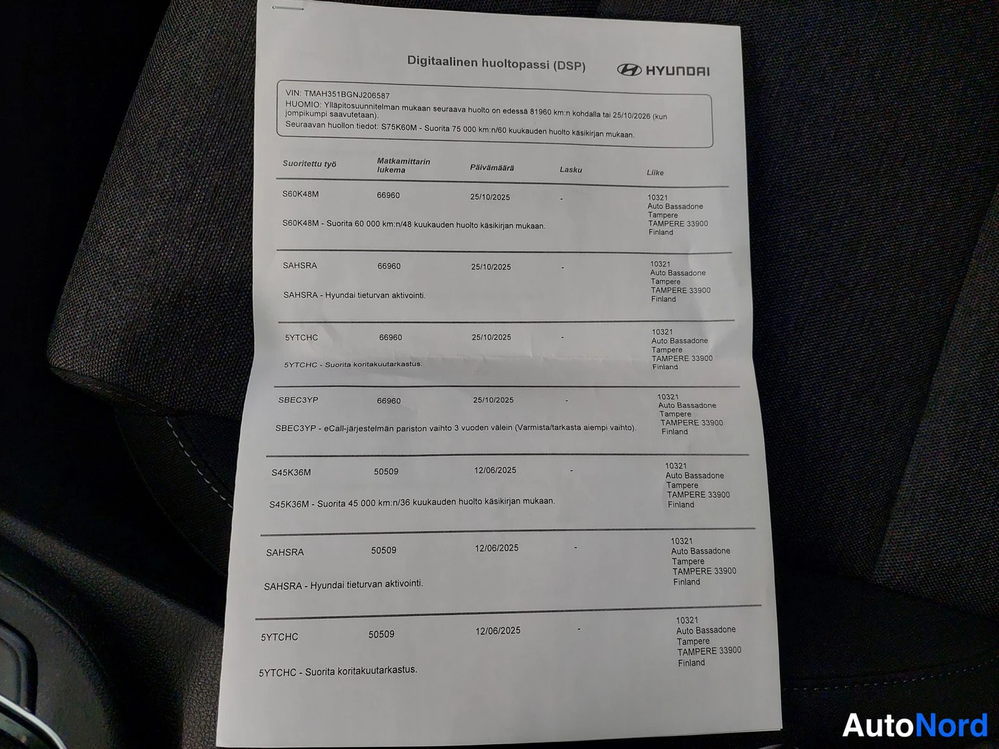 Muu: Hyundai Digital huoltopassi (DSP) -tuloste, jossa VIN, huoltohistoria vuosilta 2025 (mm. 25/10/2025 ja 12/06/2025) ja huoltomäärät. VIKASTOLIITE.