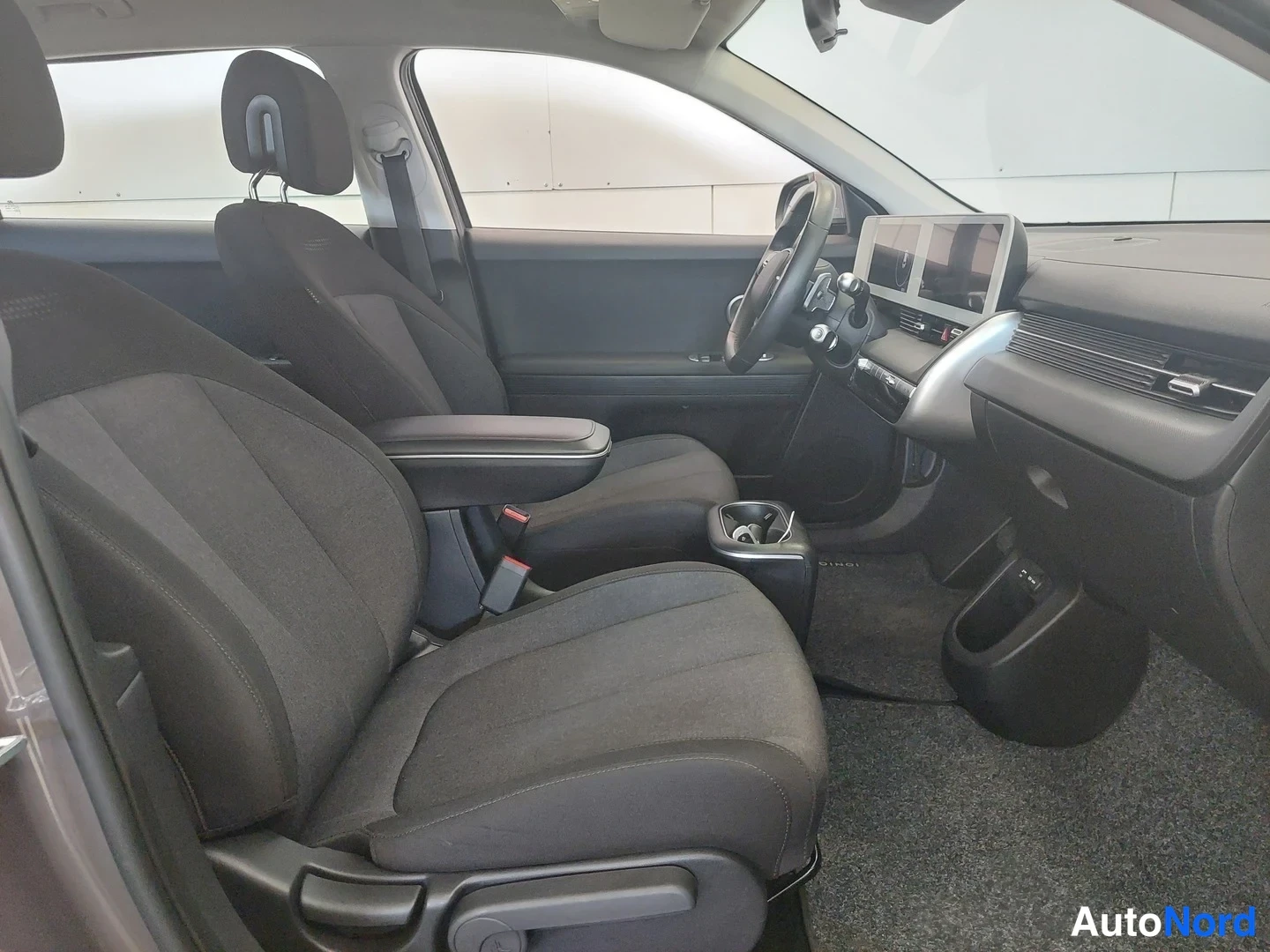 Ruskea Hyundai IONIQ 5 2022, etuistuimet, kuva 20