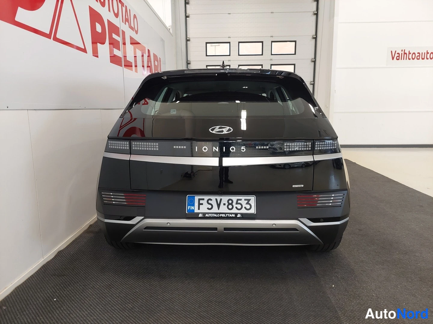 Takaa: Hyundai IONIQ 5:n takaosa rekisterillä.