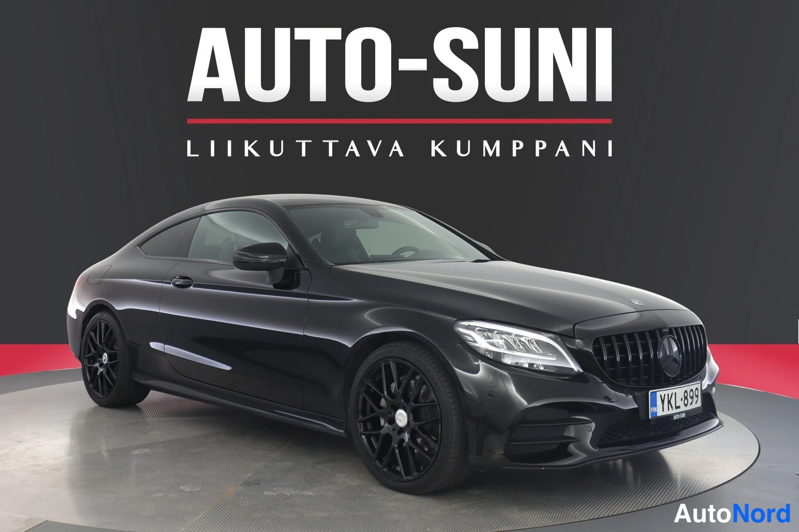 Musta Mercedes-Benz C 2020, etuviisto, keula oikealle, kuva 2