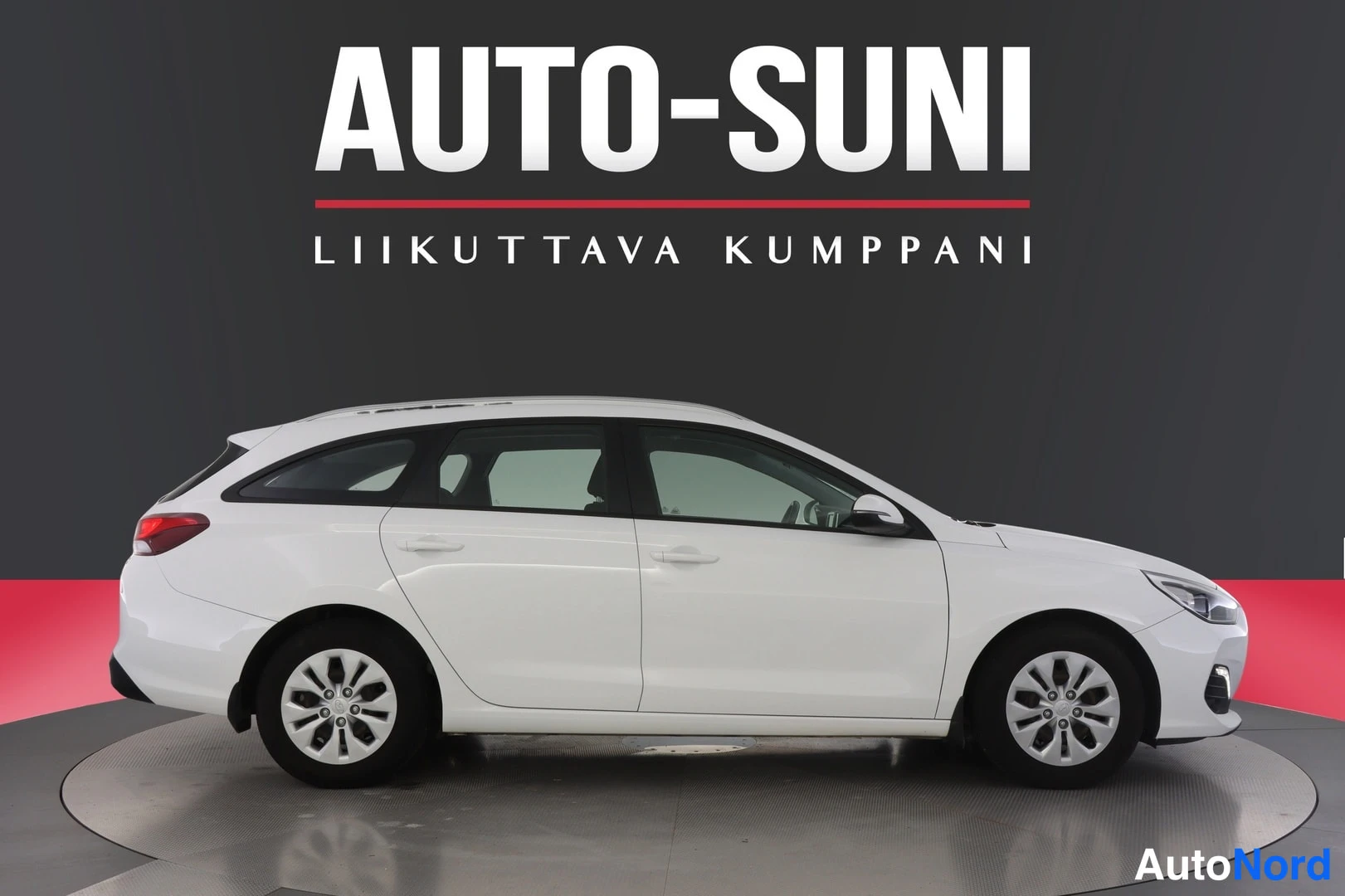 Valkoinen Hyundai i30 2019, sivulta, kuva 3