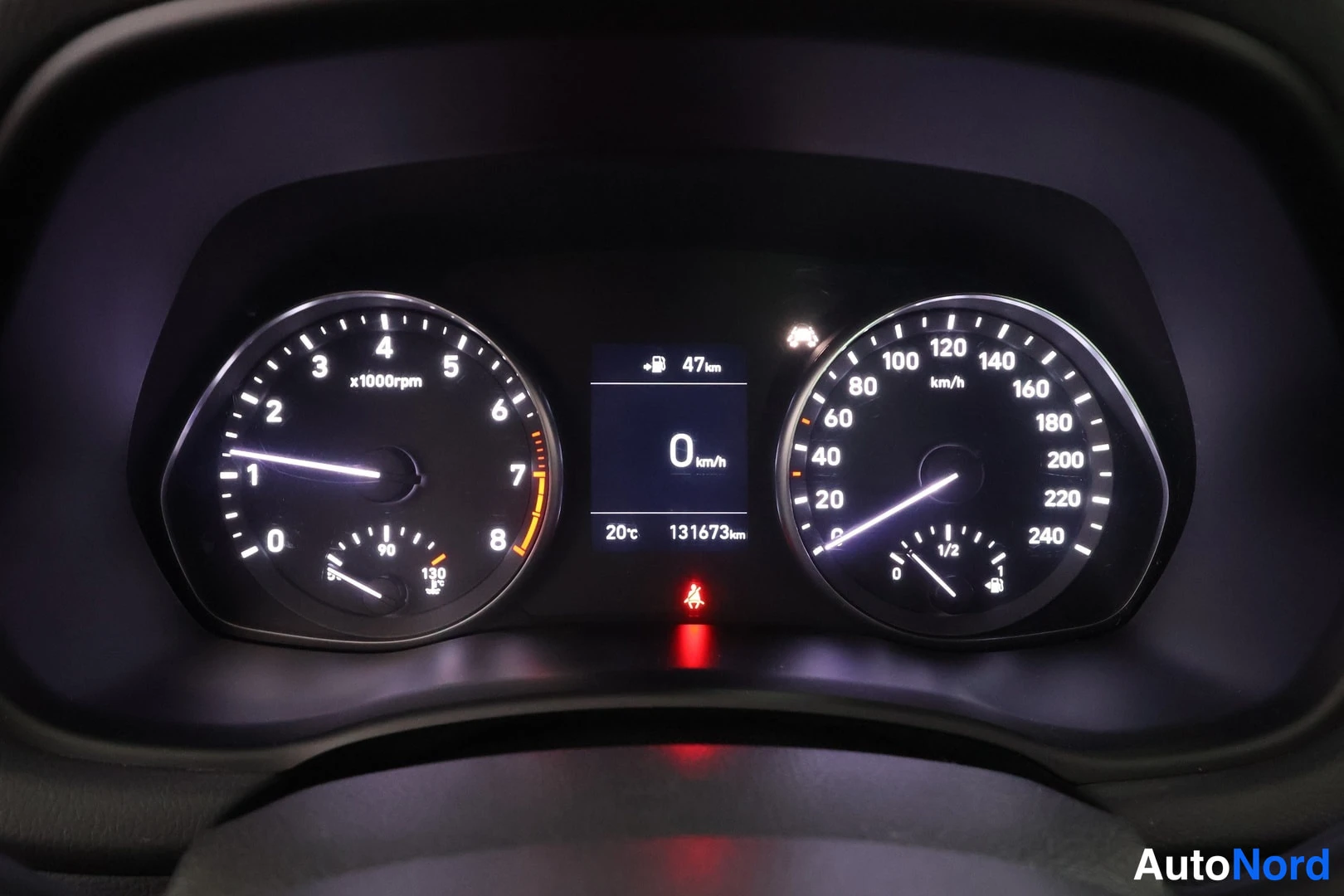 Valkoinen Hyundai i30 2019, yksityiskohta, kuva 13