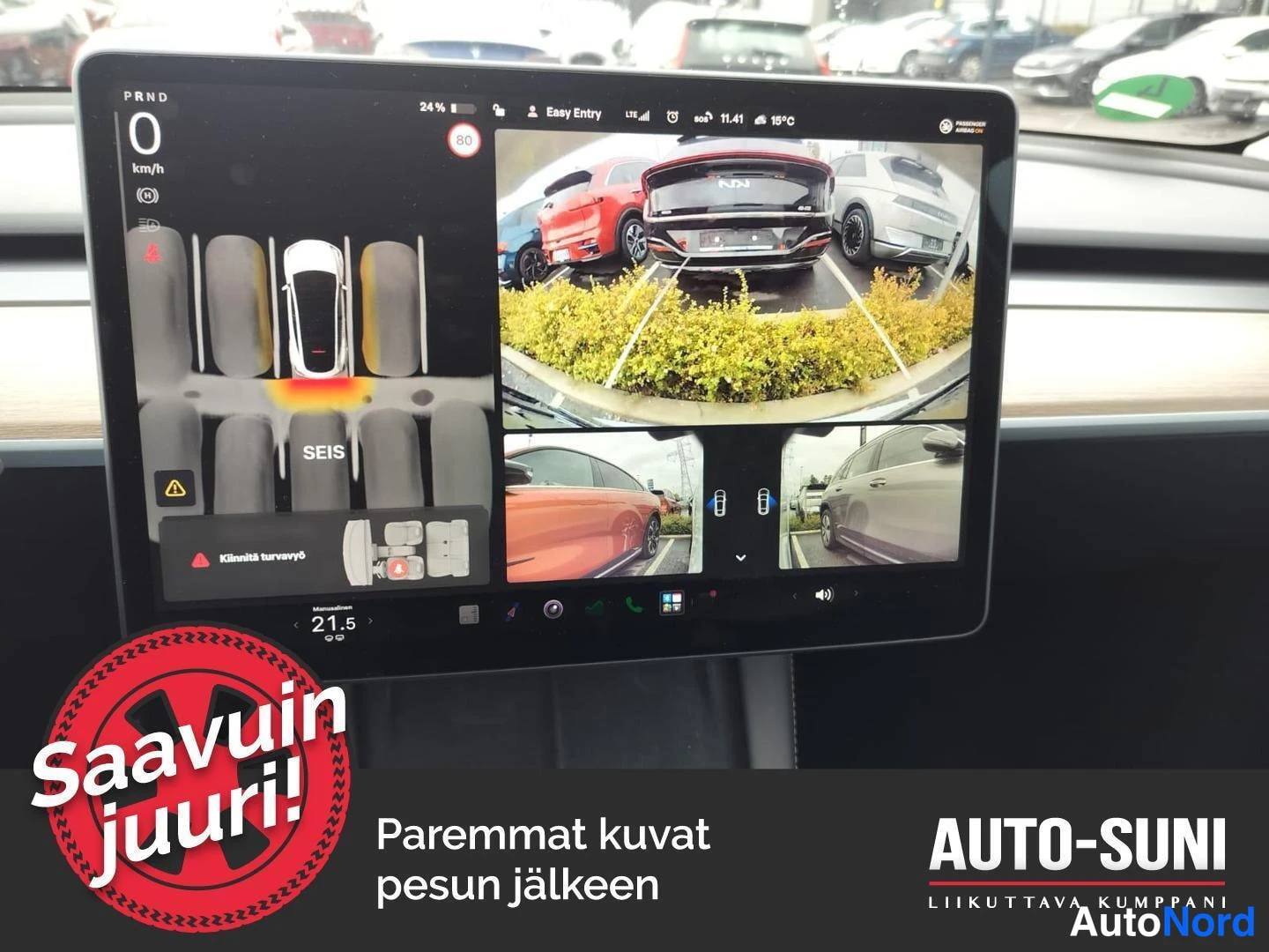 Muu: Kosketusnäytöllä on käytössä 360-kaameranäkymä ympäri autoa pysäköintitilanteessa.