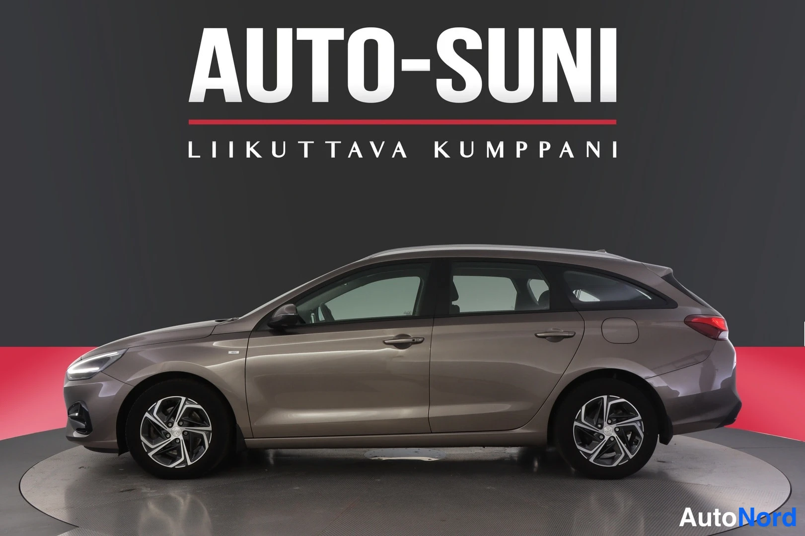Harmaa Hyundai i30 2024, etuviisto, keula vasemmalle, kuva 2