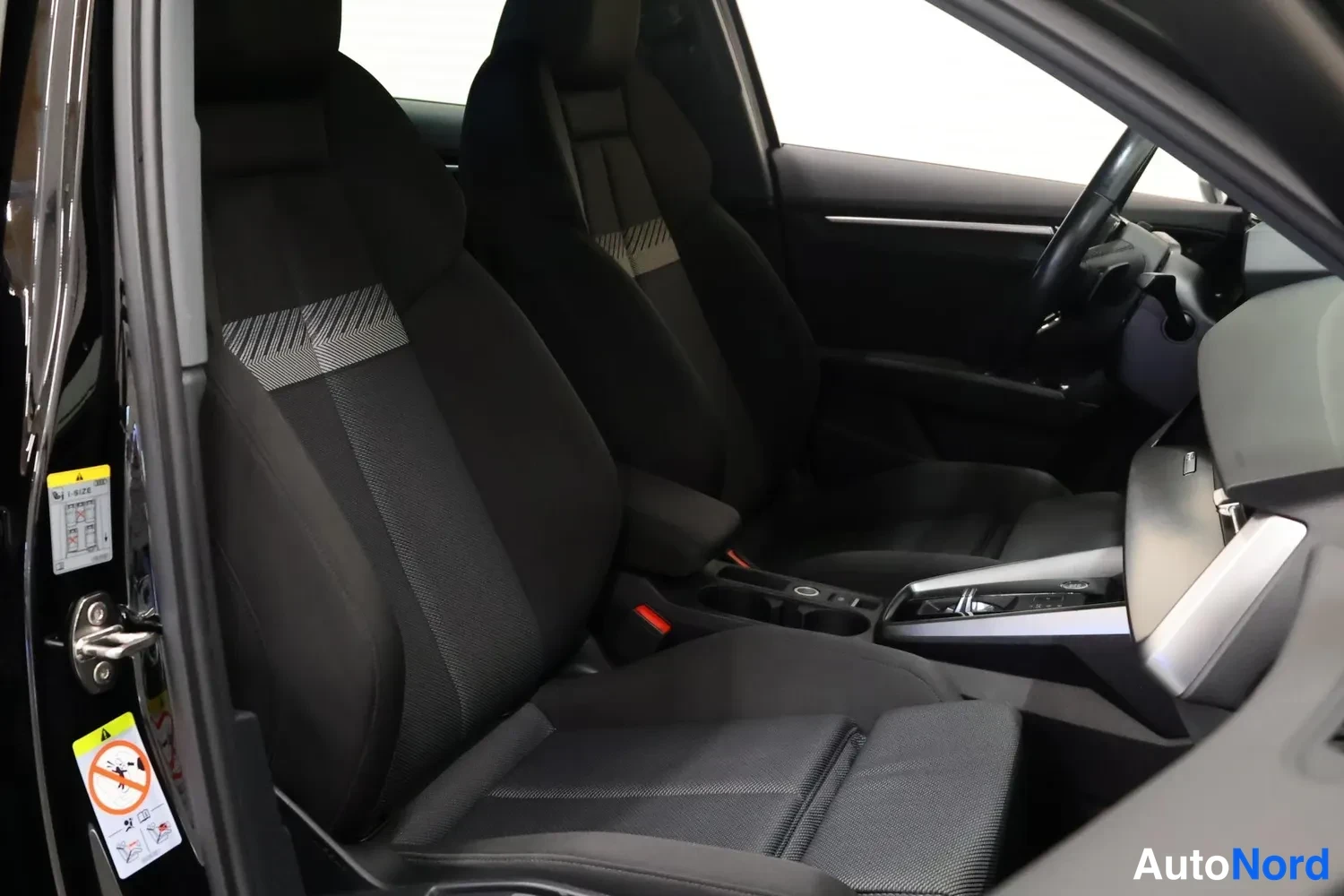 Musta Audi A3 Sportback 2022, yksityiskohta, kuva 11