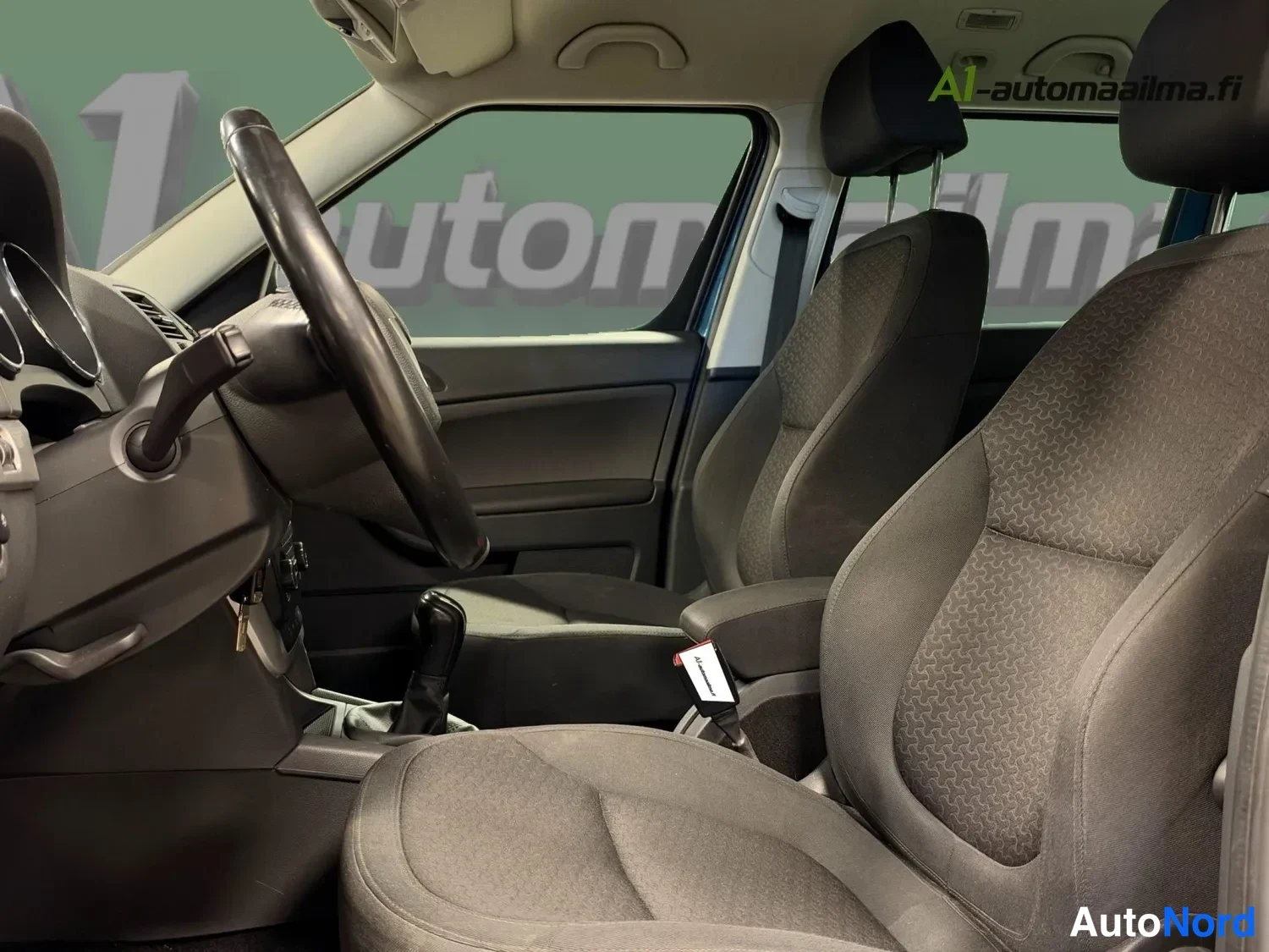 Sininen Skoda Yeti 2012, kuva 5