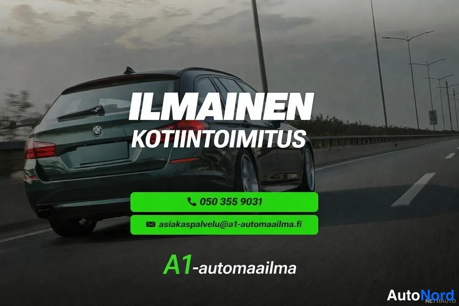 Takaviisto: Mainoskuva: vihreä farmariauto moottoritiellä, päällekirjoitus ILMAINEN KOTIINTOIMITUS ja yhteystiedot.