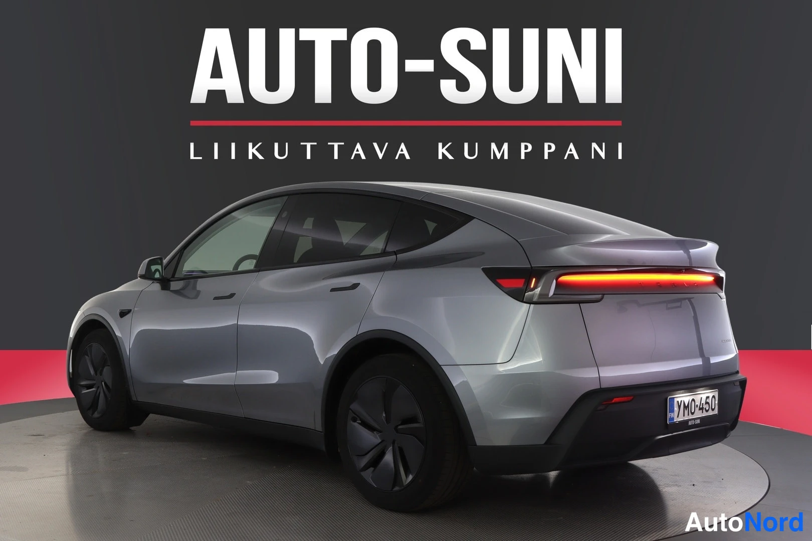 Hopea Tesla Model Y 2025, takaviisto, kuva 7