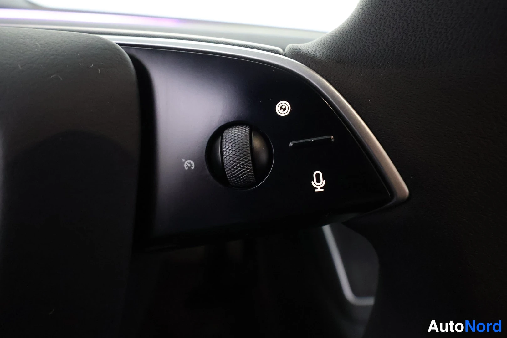 Hopea Tesla Model Y 2025, kuva 27