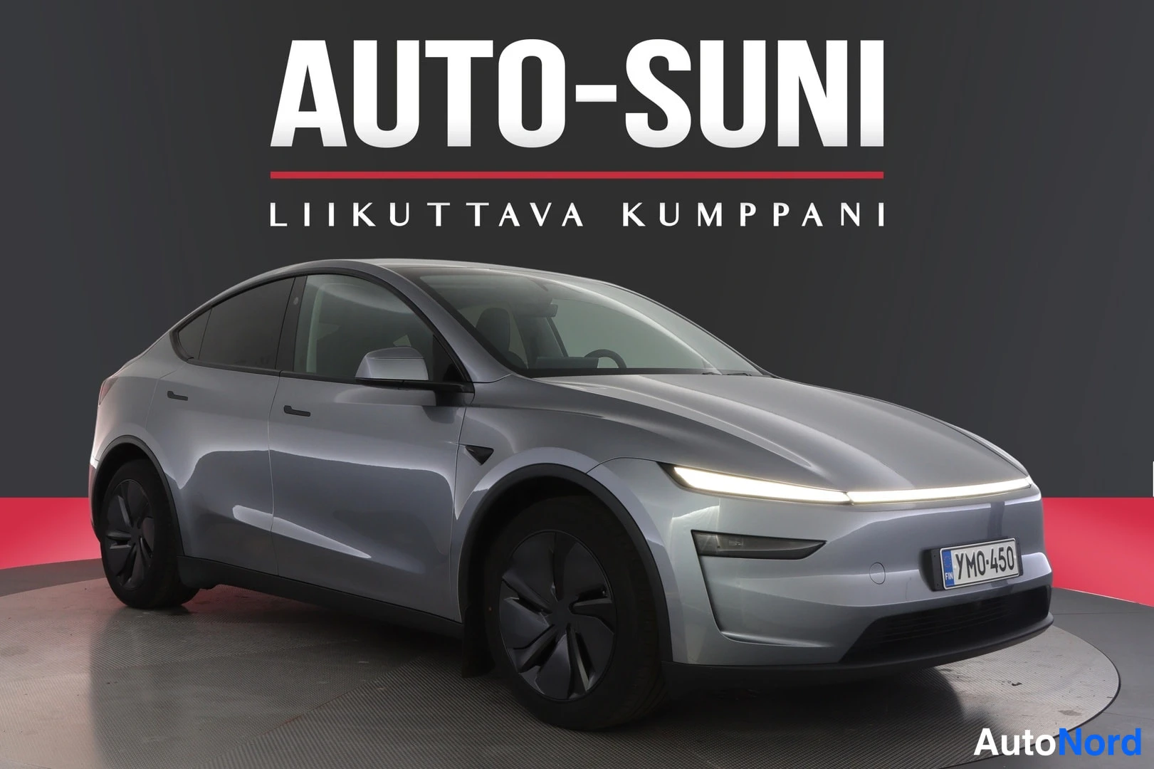 Hopea Tesla Model Y 2025, etuviisto, keula oikealle, kuva 3