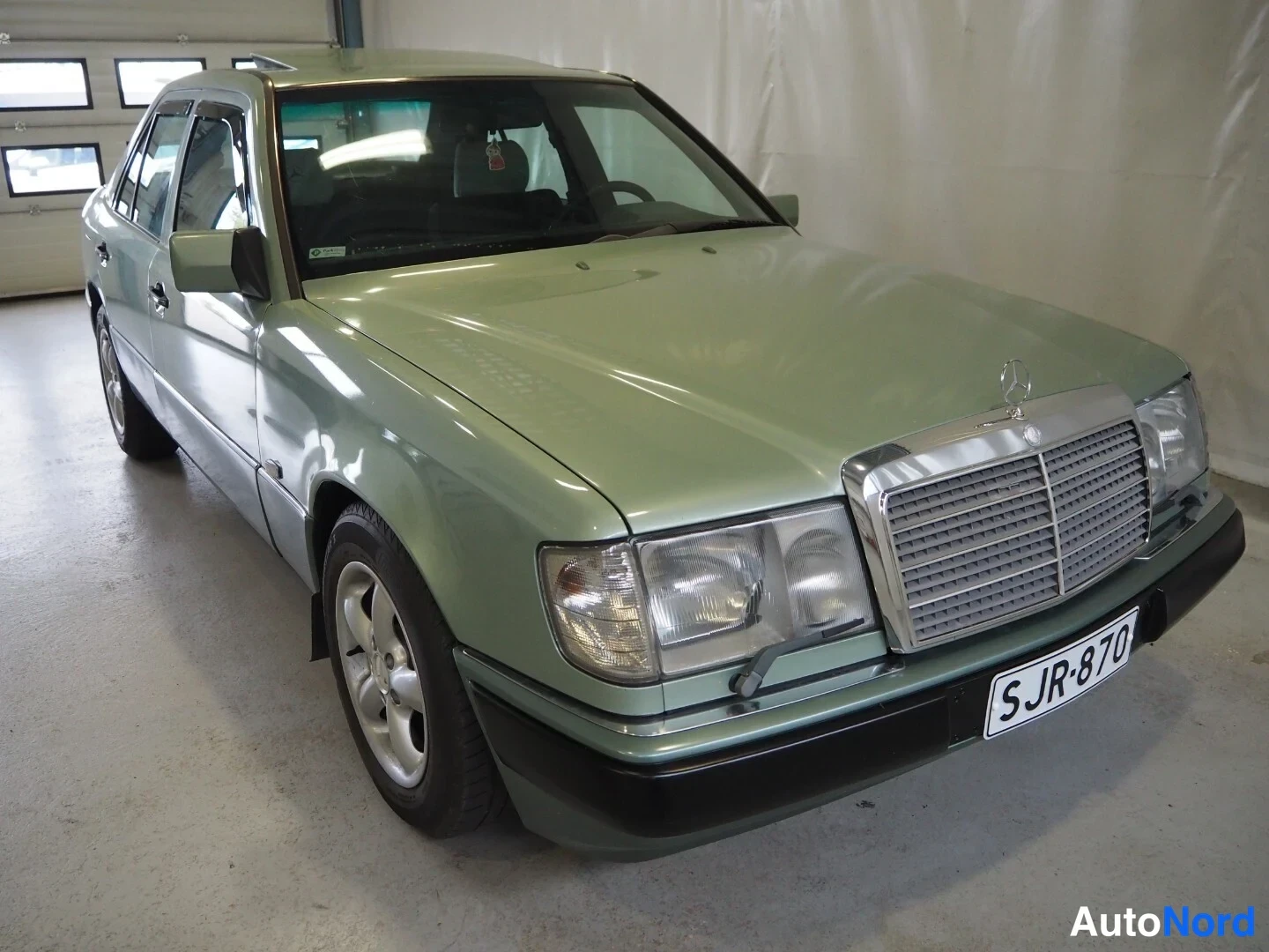 Mercedes-Benz E W124 250D 1991