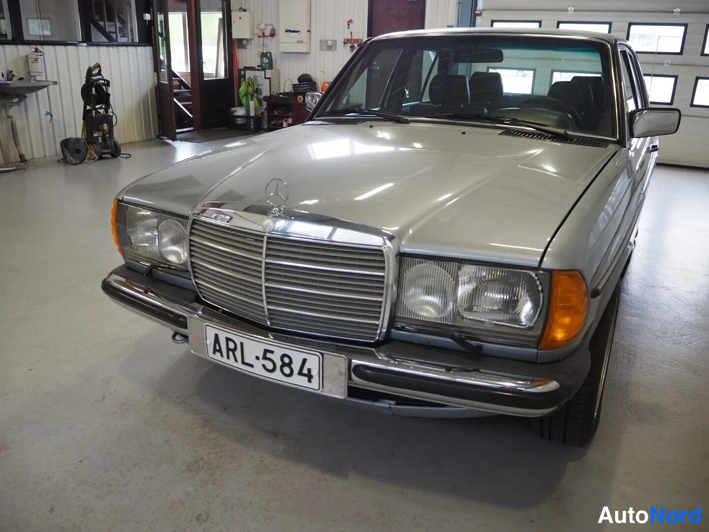Mercedes-Benz E 250 W123 1982