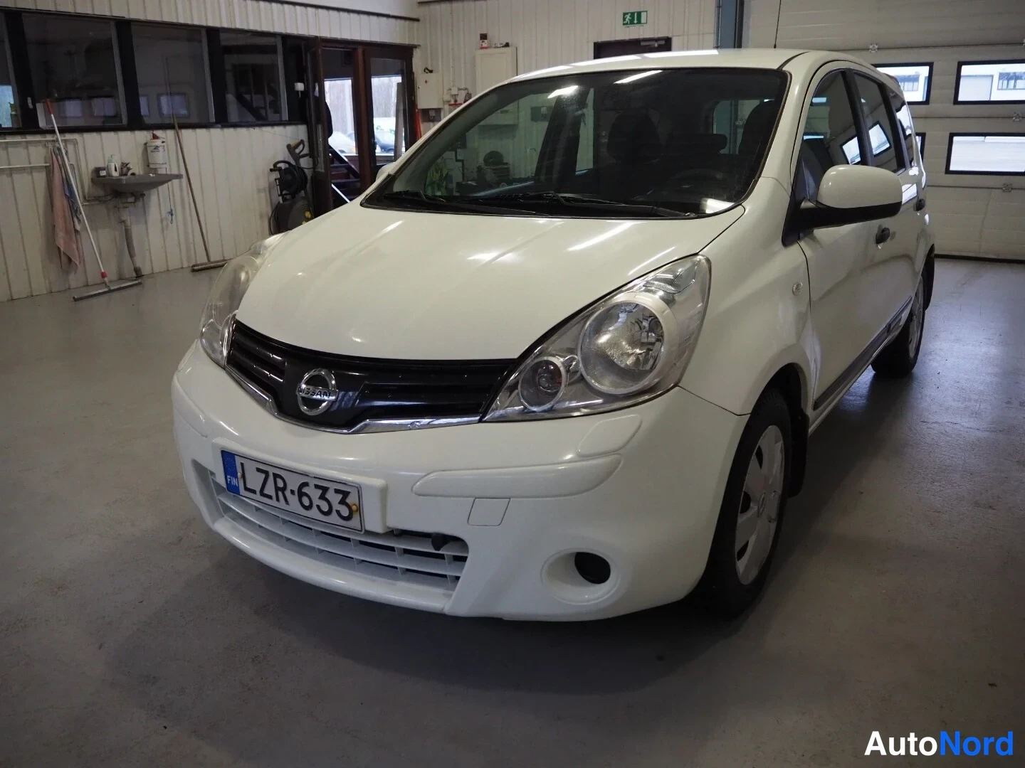 Nissan Note 1,6 Visia A/T AC ESP MY11 Viistoperä, 2011